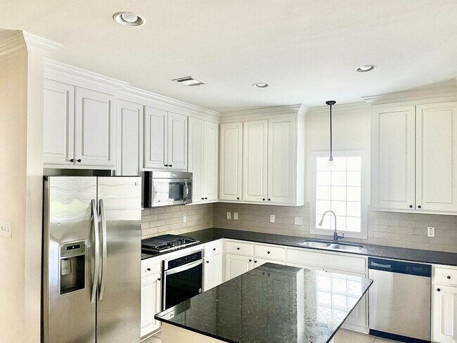 Building Photo - 3147 Hudson Park Dr