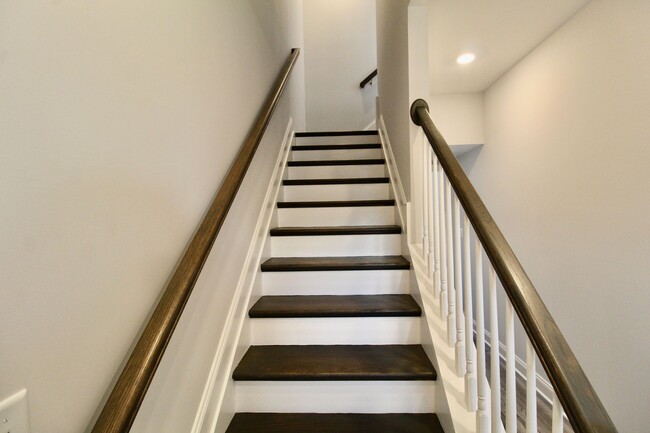 Building Photo - 1156 Harvest Ct