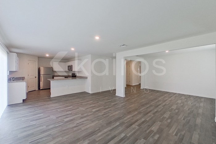 Building Photo - 4020 Garden Blvd