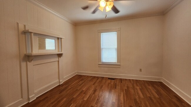 Building Photo - 809 Providence Rd