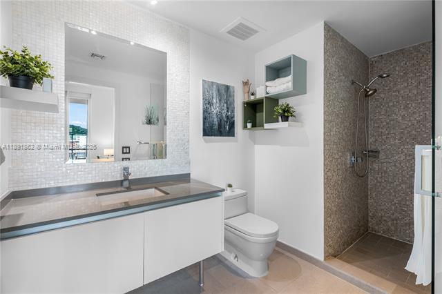 Building Photo - 68 SE 6th St