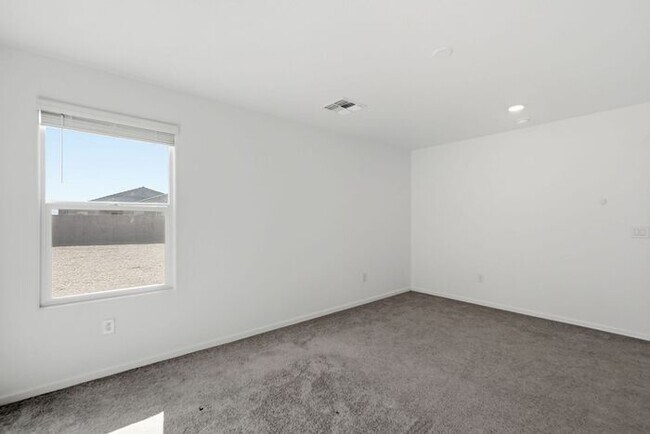 Building Photo - Modern Comfort Meets Desert Serenity – 4 Bed Rocking K Rental Home Available Now!