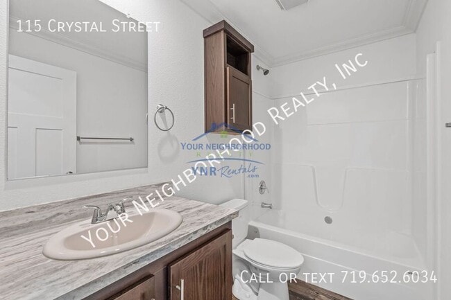 Building Photo - 115 Crystal St