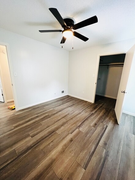 Master bedroom with walk in closet - 1316 E 25th Ter