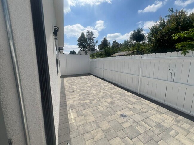 Building Photo - 7317-7321 Garden Grove Avenue