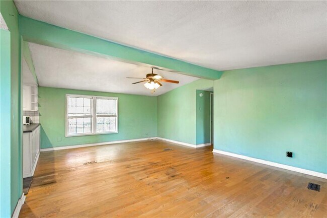 Building Photo - 148 Pine Tree Path