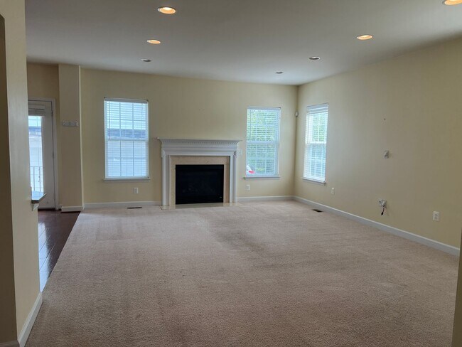 Building Photo - Sought after Idlewild Community