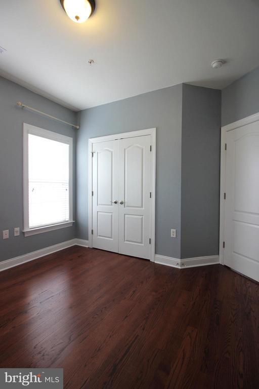 Building Photo - 421 N George Mason Dr