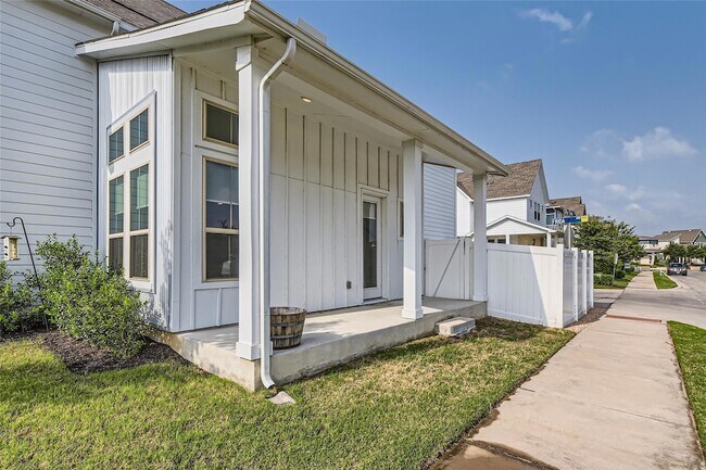 Building Photo - 7601 Frida Bend
