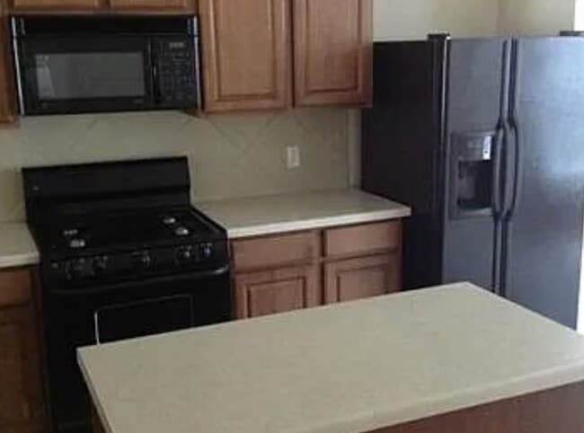 Building Photo - 811 Shadow Creek Blvd