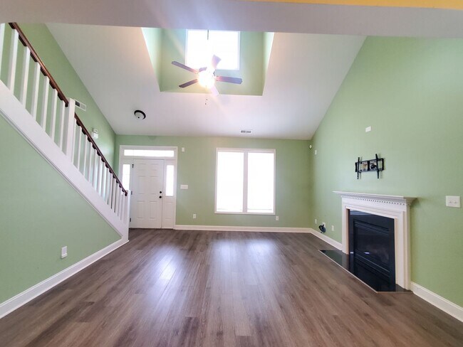 Building Photo - Gorgeous Home In Turnberry Subdivision