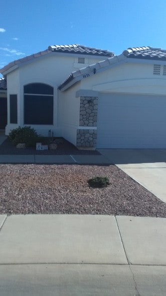 Building Photo - 1671 N Garrett Dr