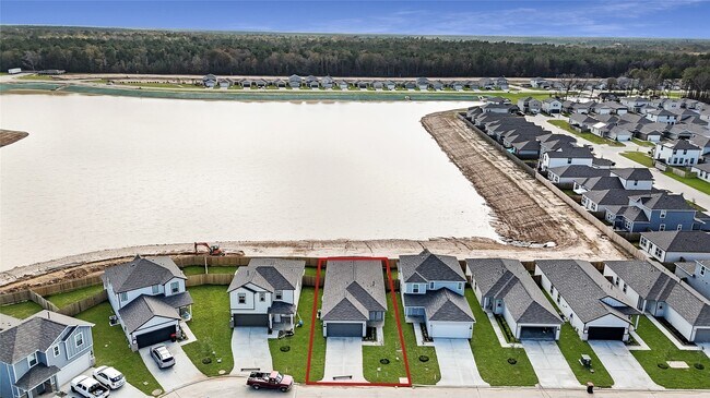 Building Photo - 16632 Aurora St