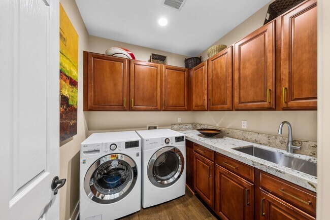 Building Photo - 2846 Amatista Ct