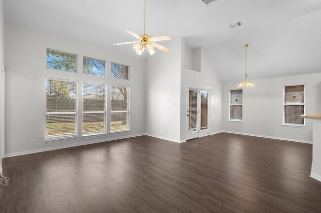 Building Photo - 6222 Founding Dr