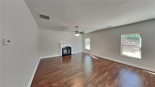 Building Photo - 1280 Vonda Ln SW