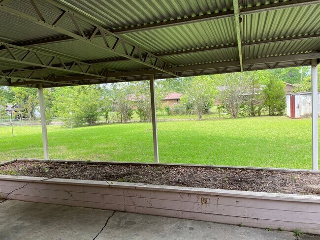 Building Photo - 242 Adler Dr