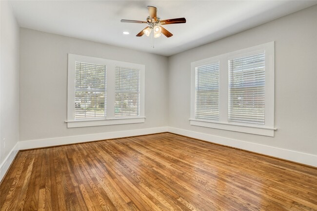 Building Photo - 4314 Bell St