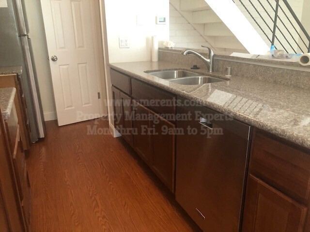 Building Photo - 1235 Pinetree Dr