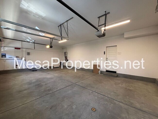 Building Photo - 7031 Aloe Ln
