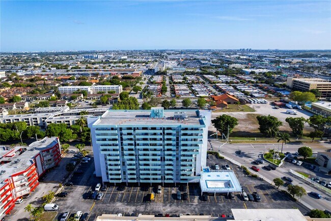 Building Photo - 1825 W 44th Pl