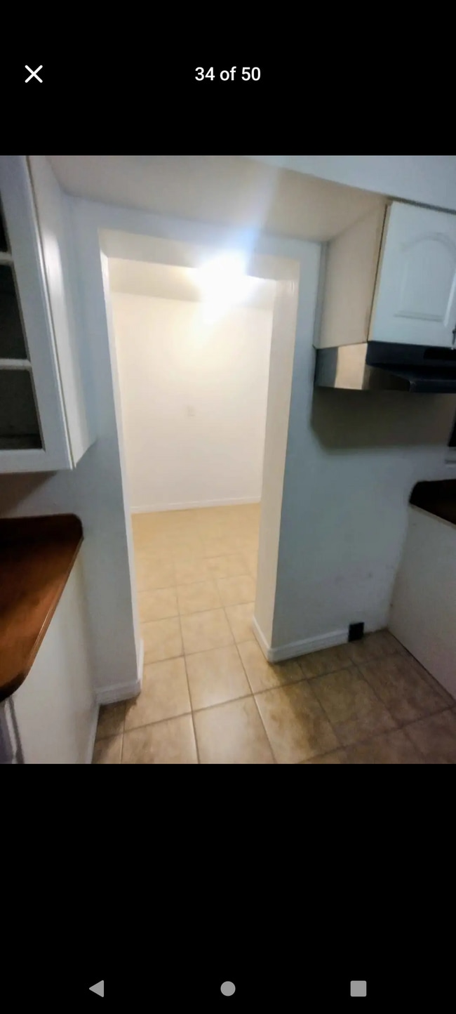 Building Photo - 635 N Nova Rd