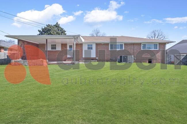 Building Photo - 4430 Lilac Ln