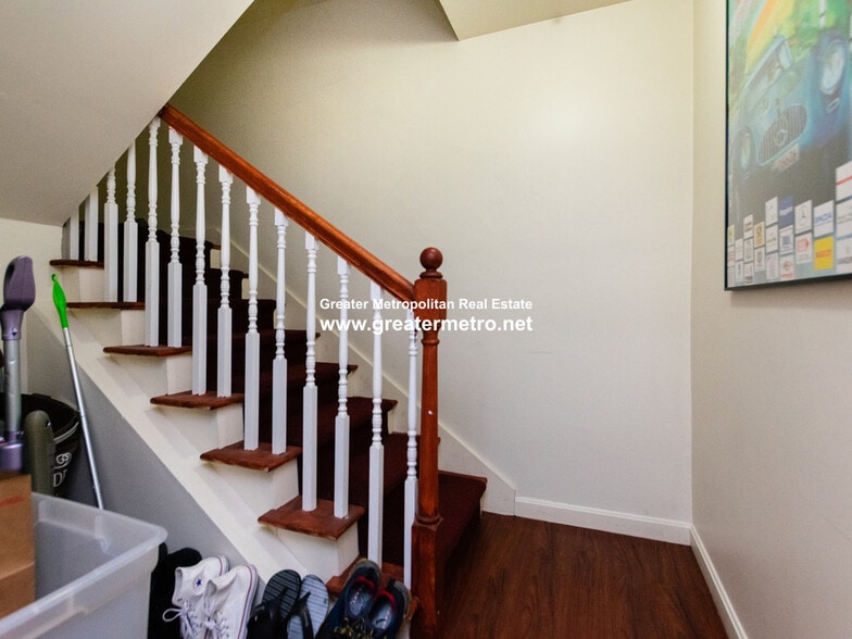 Building Photo - 41 Chelsea St