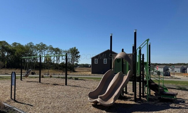 Building Photo - 1315 Red Tail Pl