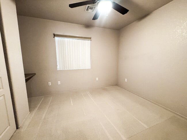 Building Photo - "3-Bed, 2-Bath Retreat in Estrella, Mesa Del Sol!"