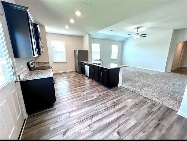 Building Photo - 104 Bandana Cir