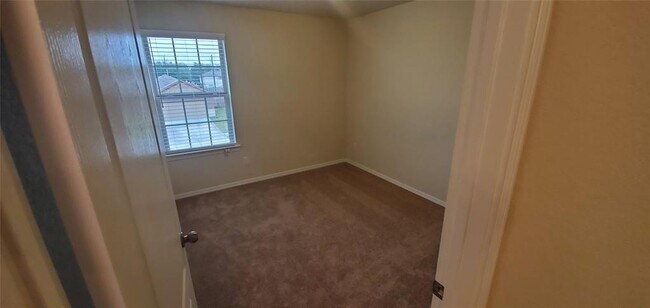 Building Photo - 2530 Remembrance Cir