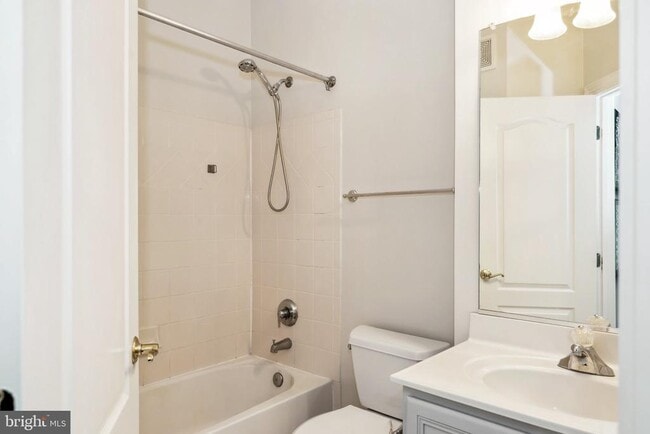 Building Photo - 7489 Carriage Hills Dr