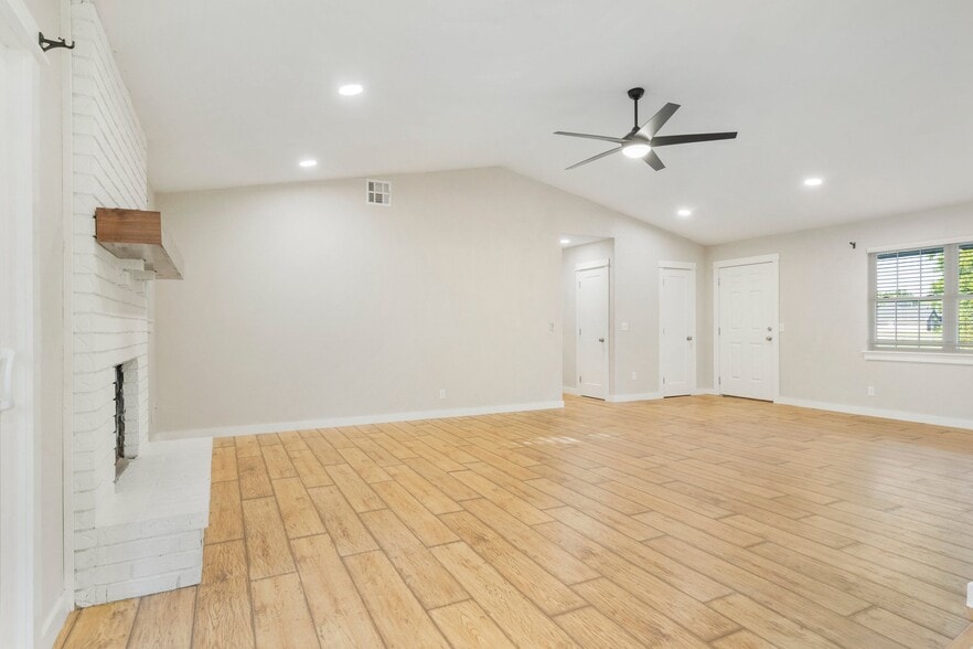 Building Photo - 1811 S 148th W Ave