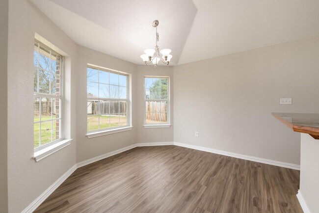 Building Photo - Midway ISD Country Home