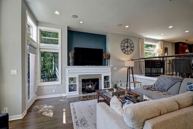 Building Photo - 7745 Sand Point Way NE