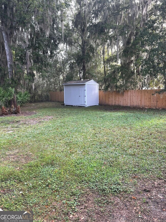 Building Photo - 141 Lakeside Dr