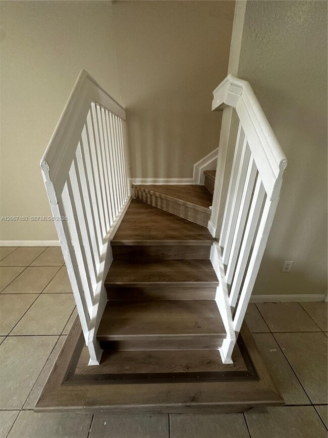 Building Photo - 2812 SE 16th Ave