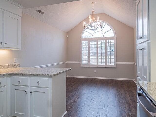 Building Photo - 655 Torrey Pines Dr