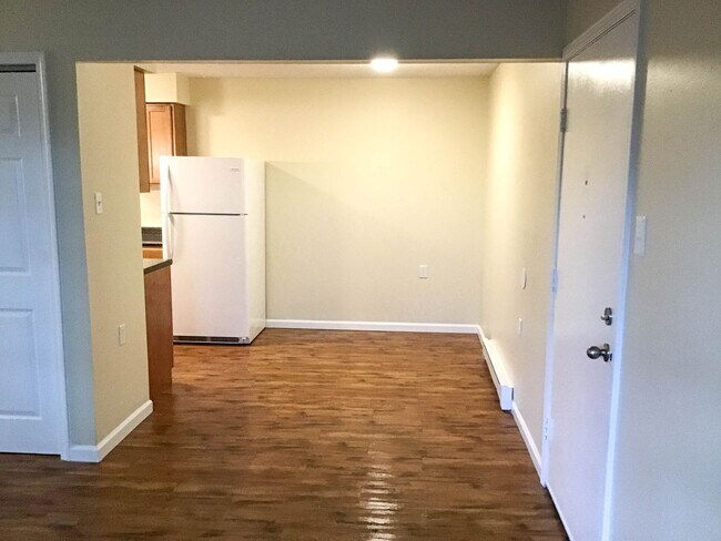 Building Photo - Warsaw Apartments