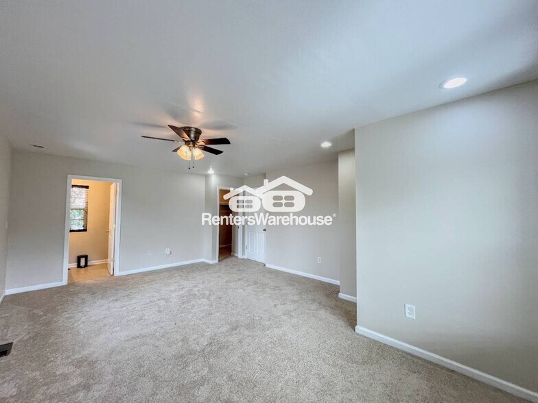 Building Photo - 1013 Mapole Ave