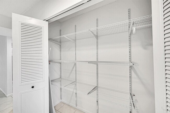 Building Photo - 14773 Cumberland Dr