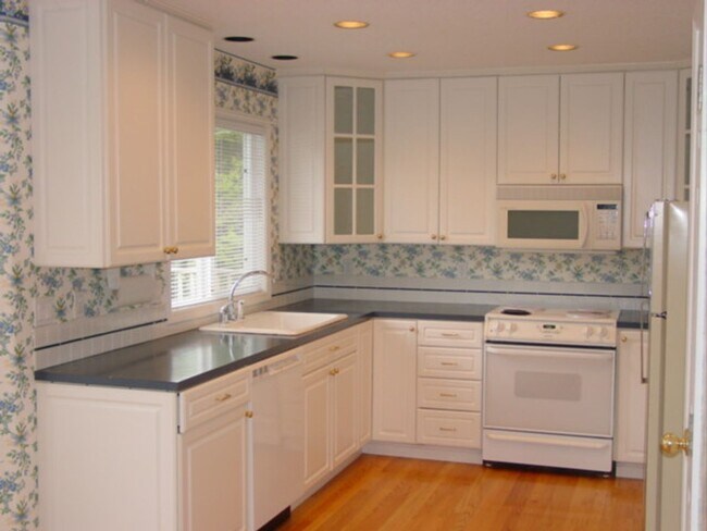 Building Photo - COOPER MOUNTAIN AMAZING VIEW