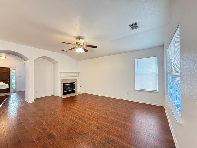 Building Photo - 522 Cedar Branch Dr