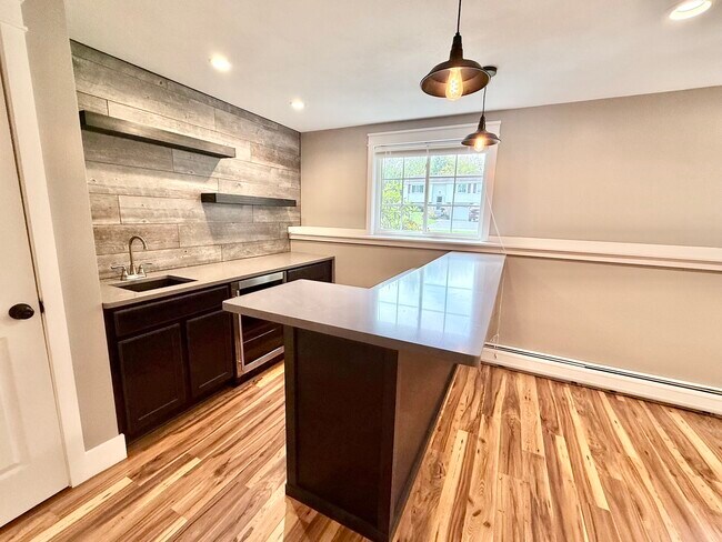 Building Photo - 12 Echodale Ave