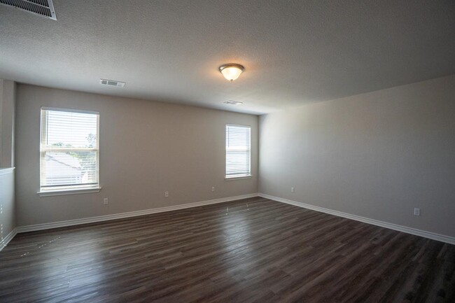 Building Photo - 252 Syrah Ct