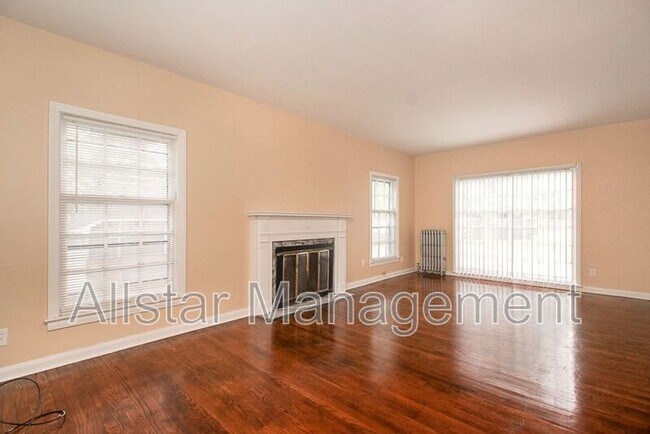 Building Photo - 2100 Cottage Grove Ave