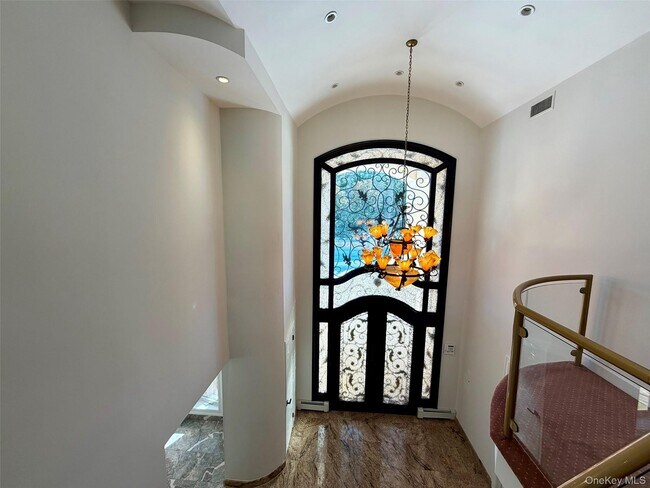 Building Photo - 5 Glen Hill Ct