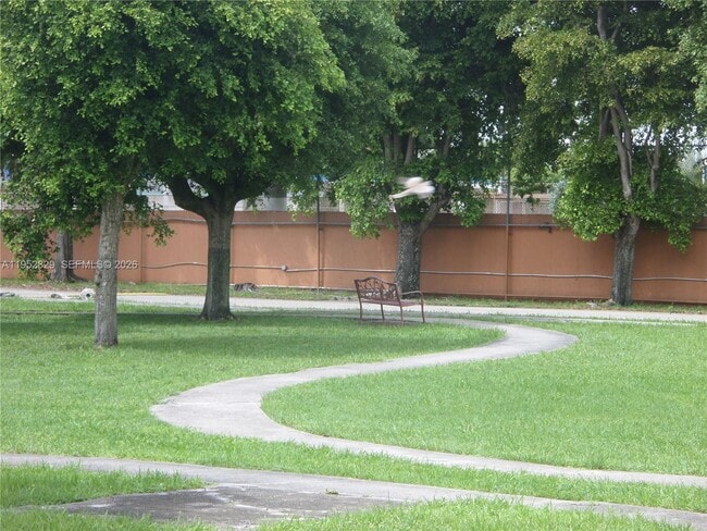 Building Photo - 2154 W 60th St