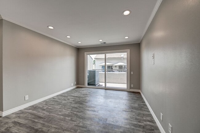 Building Photo - MUST SEE!!! BEAUTIFUL!!!  – Updated Upstai...